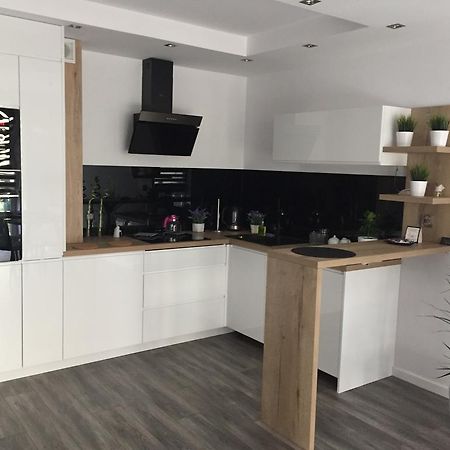 Apartamento Cztery Pory Roku Tychy Exterior foto