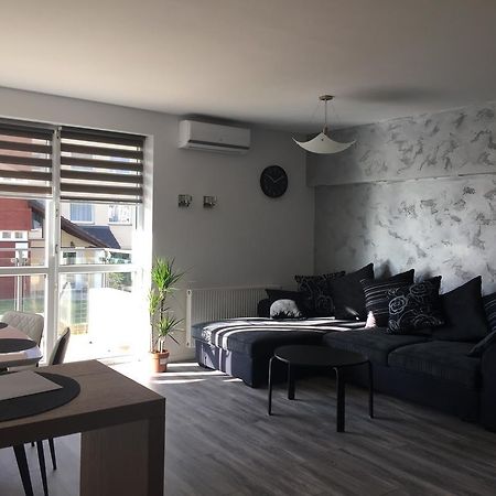 Apartamento Cztery Pory Roku Tychy Exterior foto