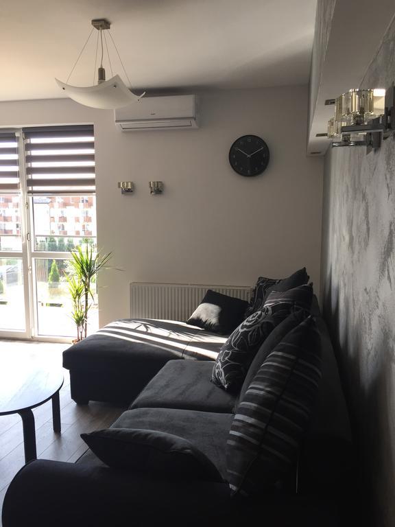 Apartamento Cztery Pory Roku Tychy Exterior foto
